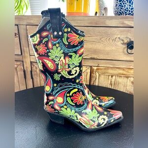Nomad Paisley Cowboy Rainboots size 6.